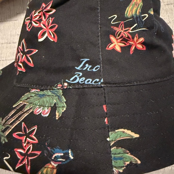 Iro Paris Cardi Hawaiian Print Bucket Hat - Picture 1 of 6
